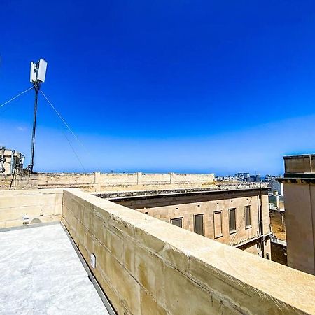 Апартаменты Designer Duplex Penthouse In Floriana Экстерьер фото