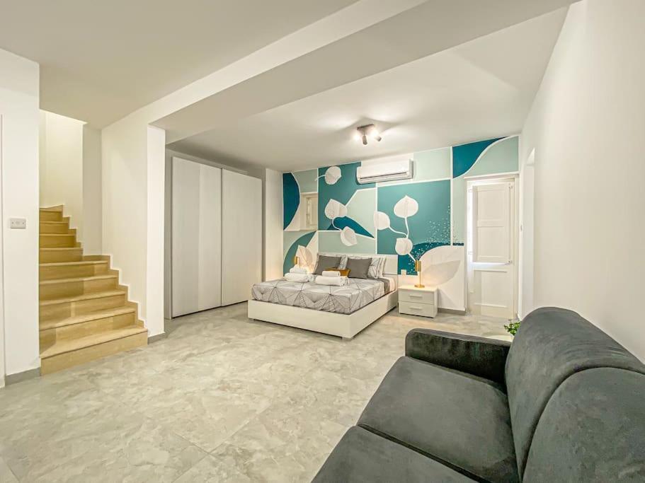 Апартаменты Designer Duplex Penthouse In Floriana Экстерьер фото